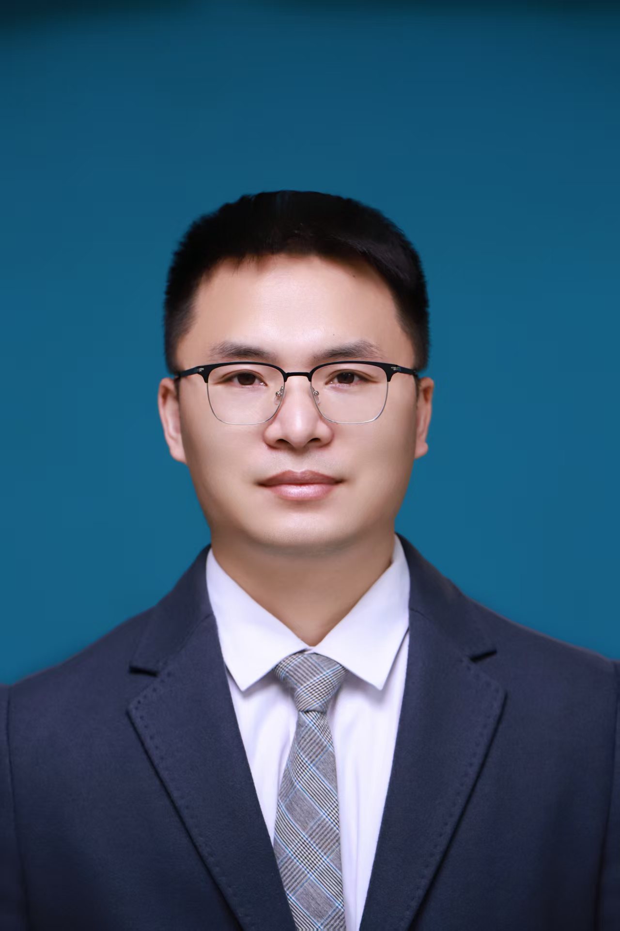 李伟